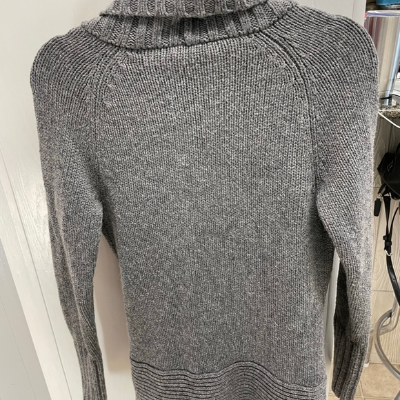 Moda Sweater - Picture 2 of 3